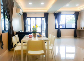 Гостиница Baan Sasithorn Huahin  Хуа Хин